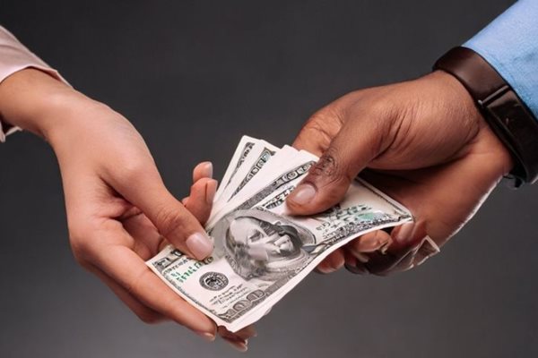 Mơ thấy người khác vay tiền đánh con gì? Giải mã điềm báo trước 1 Mơ thấy người khác vay tiền đánh con gì? Giải mã điềm báo trước 1